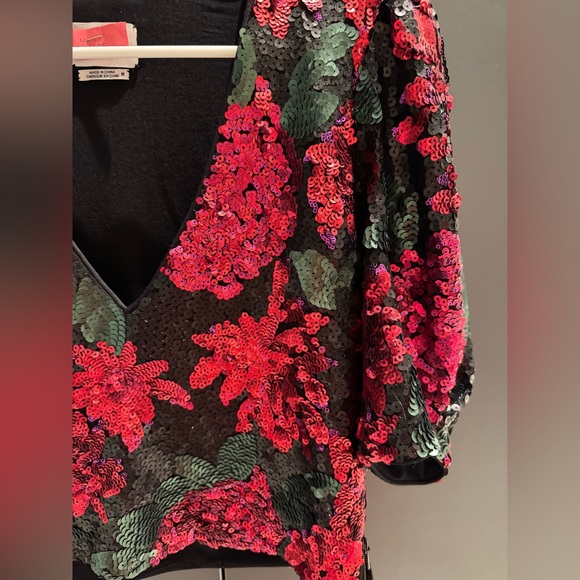 SAYLOR Stacy Sequin Top. Size Medium - Picture 6 of 8